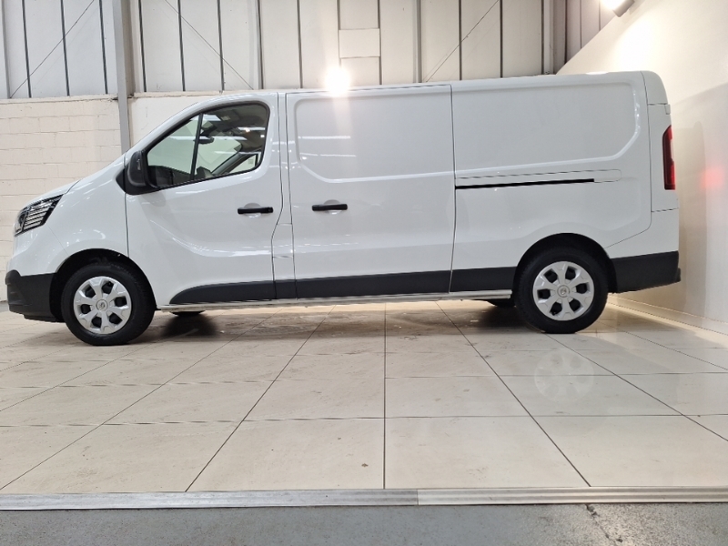 Renault Trafic Ll30 Blue Dci 130 Advance Safety Van White #4