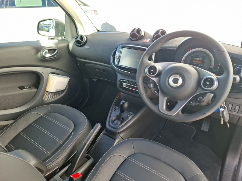Smart Fortwo Coupe 60Kw Eq Exclusive 17Kwh 22Kwch White #3