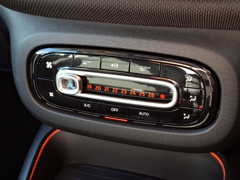 Smart Fortwo Coupe 60Kw Eq Premium 17Kwh 22Kwch Black #12