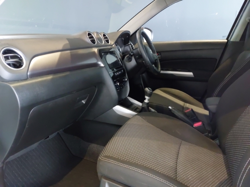 Suzuki Vitara 1.4 Boosterjet 48V Hybrid Sz-t White #5