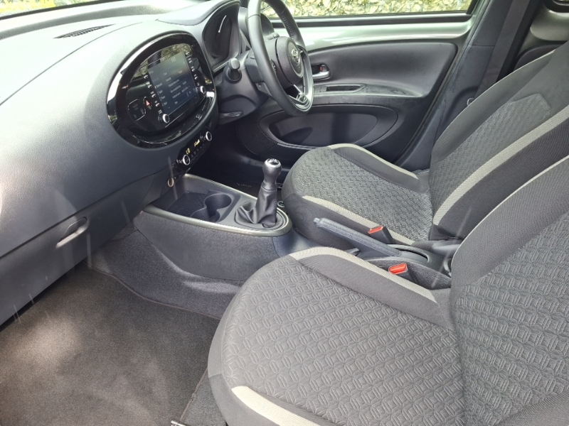 Toyota Aygo X 1.0 Vvt-i Edge SG72OJY Green #5