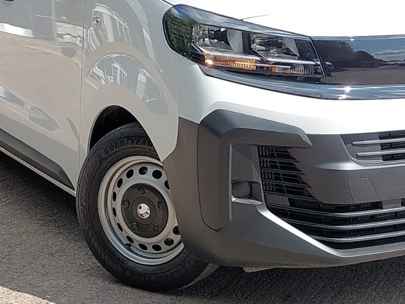 Vauxhall Vivaro 1.5 Turbo D 120 Pro H1 Van White #19