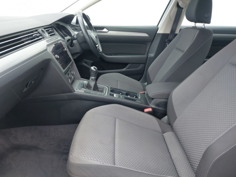 Volkswagen Passat 1.5 Tsi Evo 150 S White #5