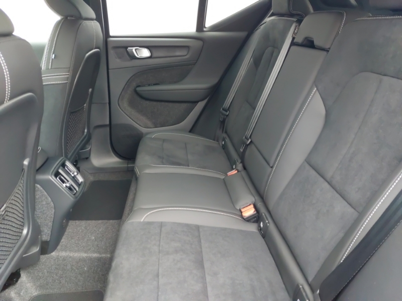 Volvo XC40 2.0 B3p Plus Black Edition SK75XPP Blue #6