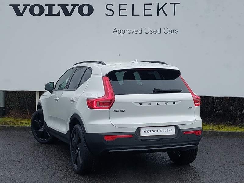 Volvo XC40 2.0 B3p Plus Black Edition SK75YGW White #2