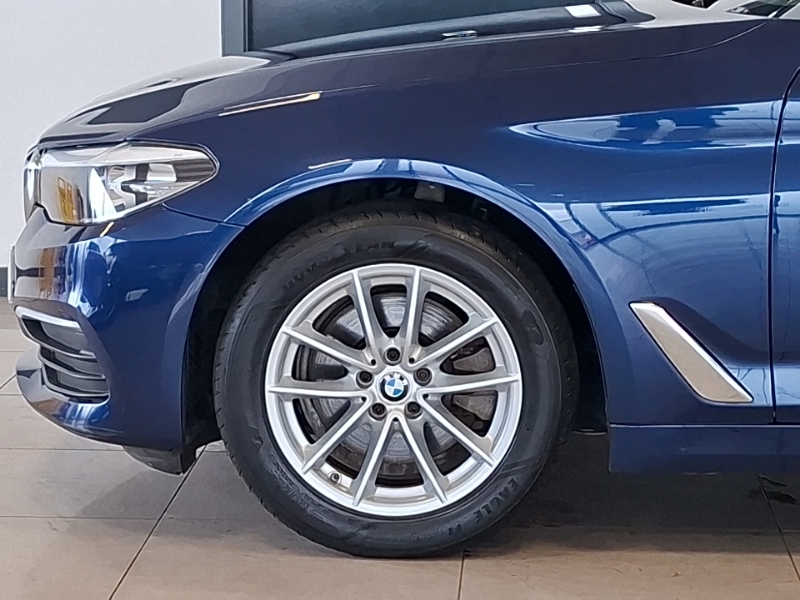 BMW 5 Series 530I Se Saloon Blue #19