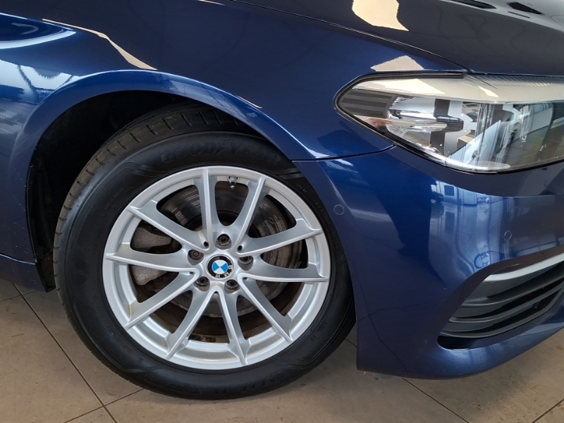 BMW 5 Series 530I Se Saloon Blue #20
