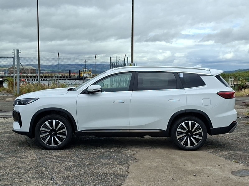 Chery Tiggo 8 1.5T Phev Summit Dht White #4