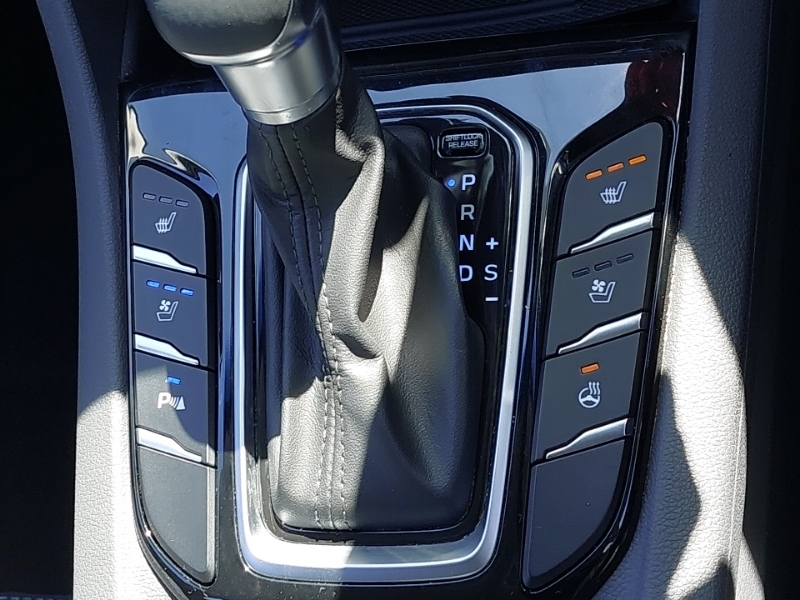 Hyundai Ioniq Premium Black #17