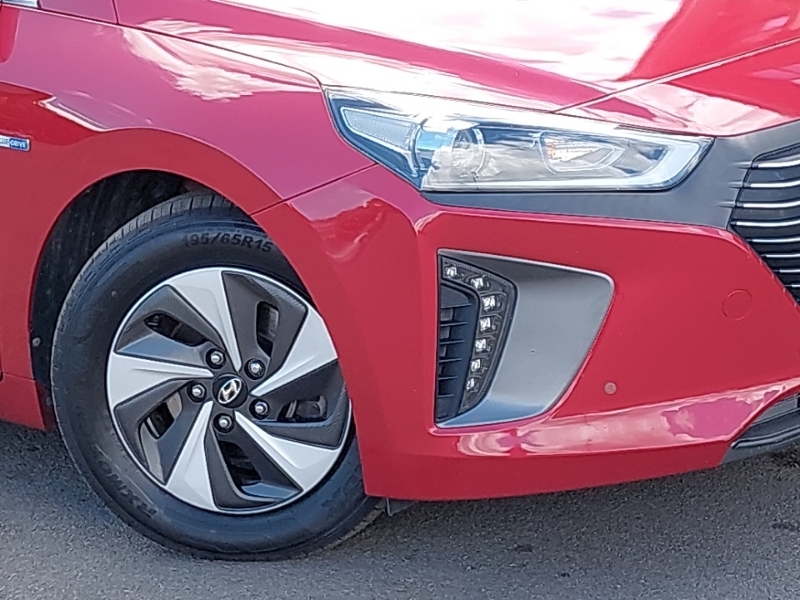 Hyundai Ioniq Premium Black #20