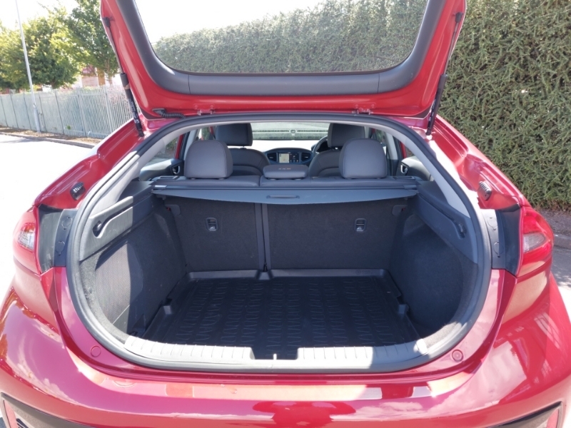 Hyundai Ioniq Premium Black #18