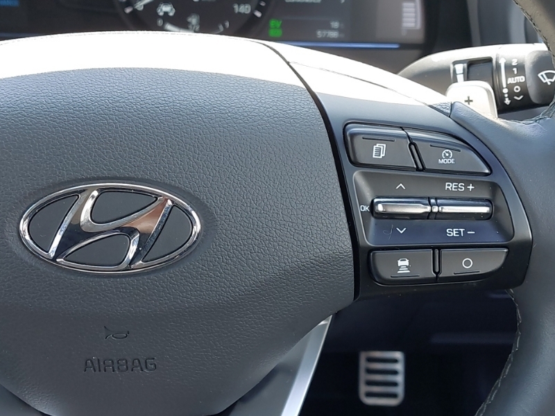 Hyundai Ioniq Premium Black #13