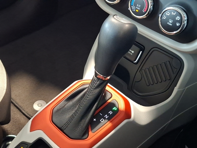 Jeep Renegade Renegade Limited White #9