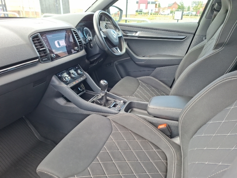 Skoda Karoq 1.5 Tsi Sport Line Black #5