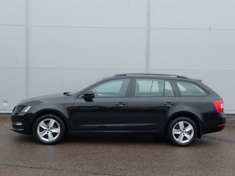 Skoda Octavia 1.6 Tdi Cr Se Black #4