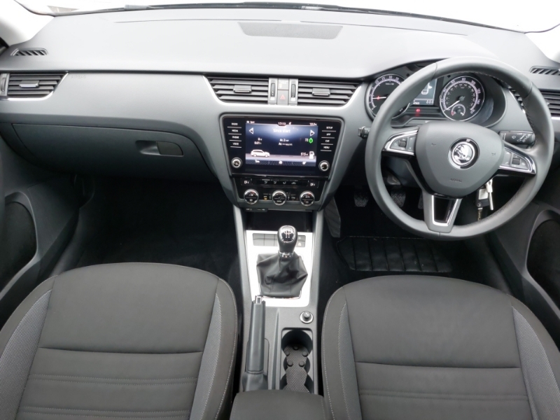 Skoda Octavia 1.6 Tdi Cr Se Black #3