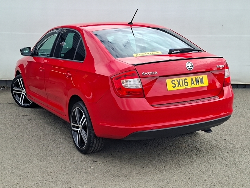 Skoda Rapid 1.2 Tsi 110 Sport Red #2
