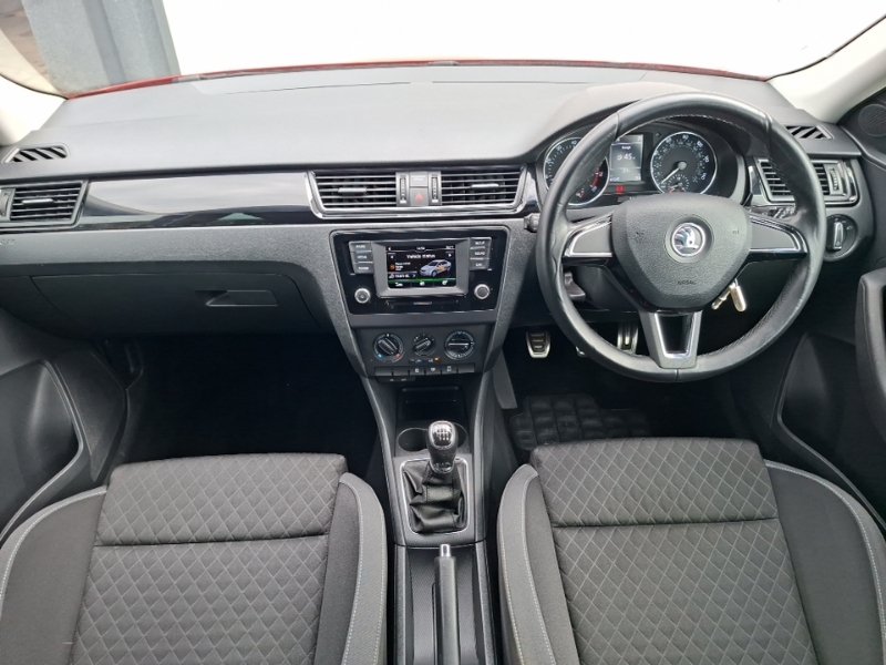 Skoda Rapid 1.2 Tsi 110 Sport Red #3