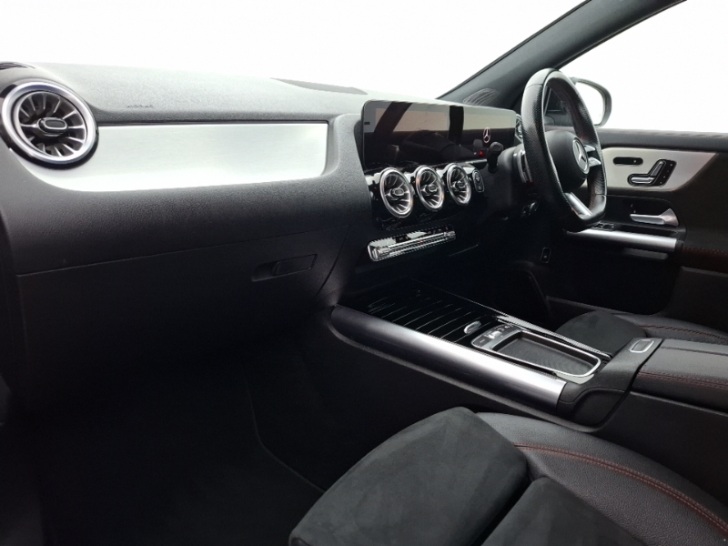 Mercedes-Benz GLA Class Gla 200 Amg Line Premium Black #5