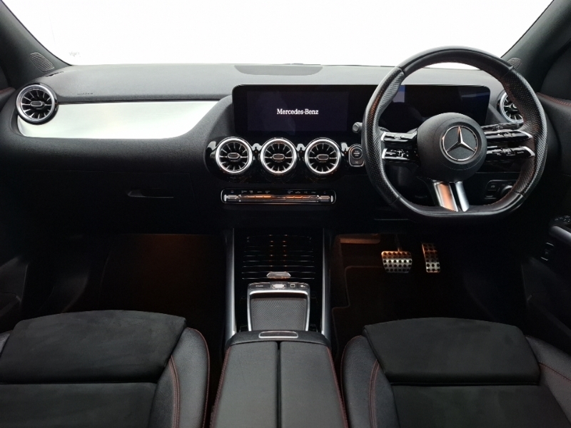 Mercedes-Benz GLA Class Gla 200 Amg Line Premium Black #3