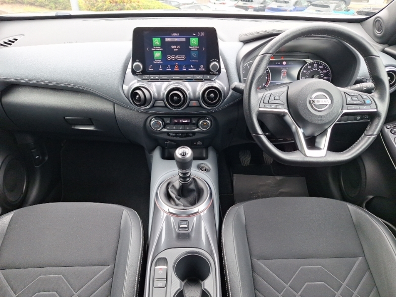 Nissan Juke 1.6 Hybrid Tekna White #3