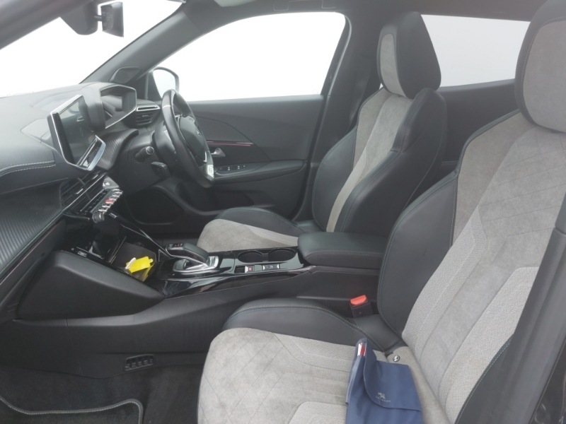 Peugeot e-2008 100Kw Gt Premium 50Kwh Black #5