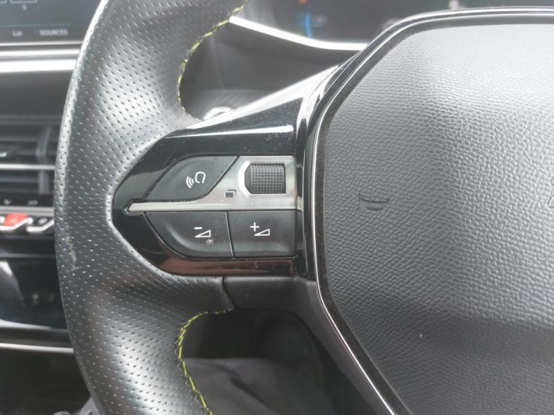 Peugeot e-2008 100Kw Allure Premium 50Kwh Blue #12
