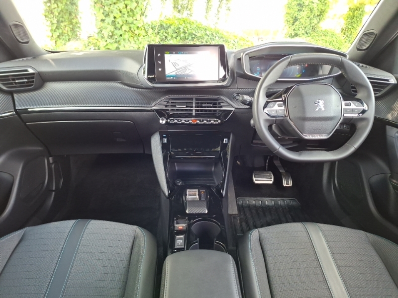 Peugeot e-2008 100Kw Allure Premium 50Kwh Grey #4