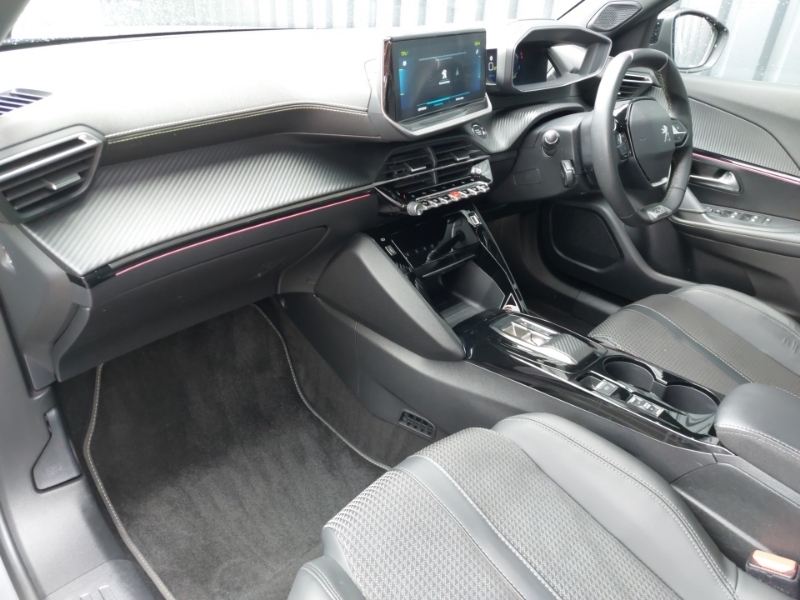 Peugeot e-2008 100Kw Gt 50Kwh Grey #5