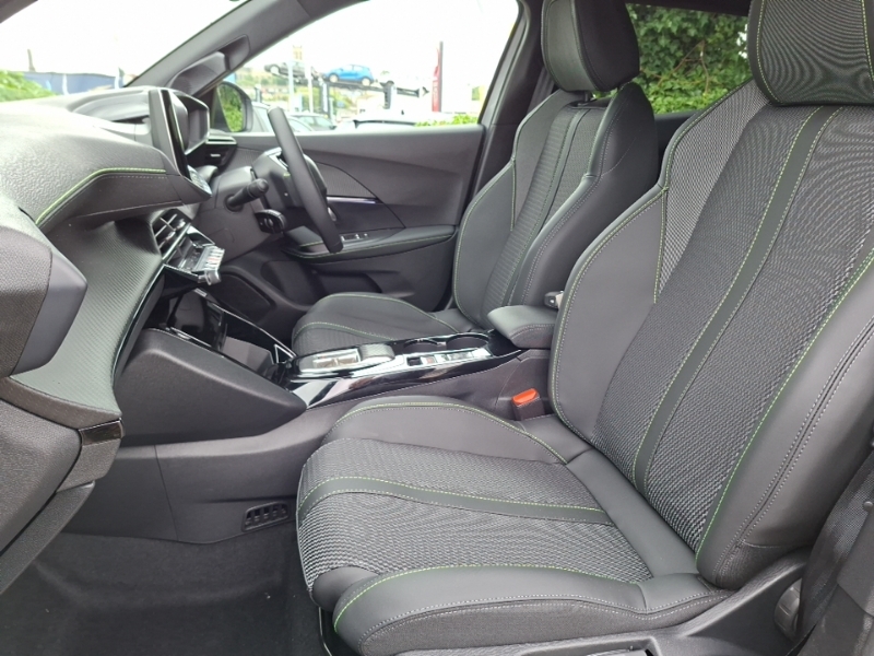 Peugeot e-2008 115Kw Gt 54Kwh Grey #5