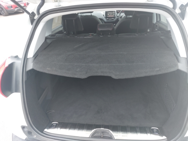 Peugeot 2008 1.2 Puretech 110 Gt Line White #6