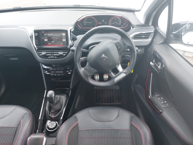 Peugeot 2008 1.2 Puretech 110 Gt Line White #3