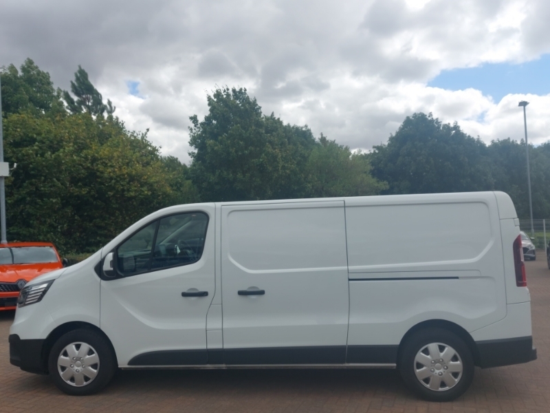 Renault Trafic Ll30 Blue Dci 130 Advance Safety Van White #4