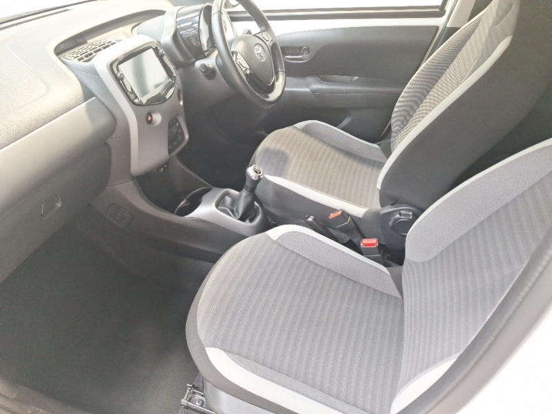 Toyota Aygo 1.0 Vvt-i X-trend White #5