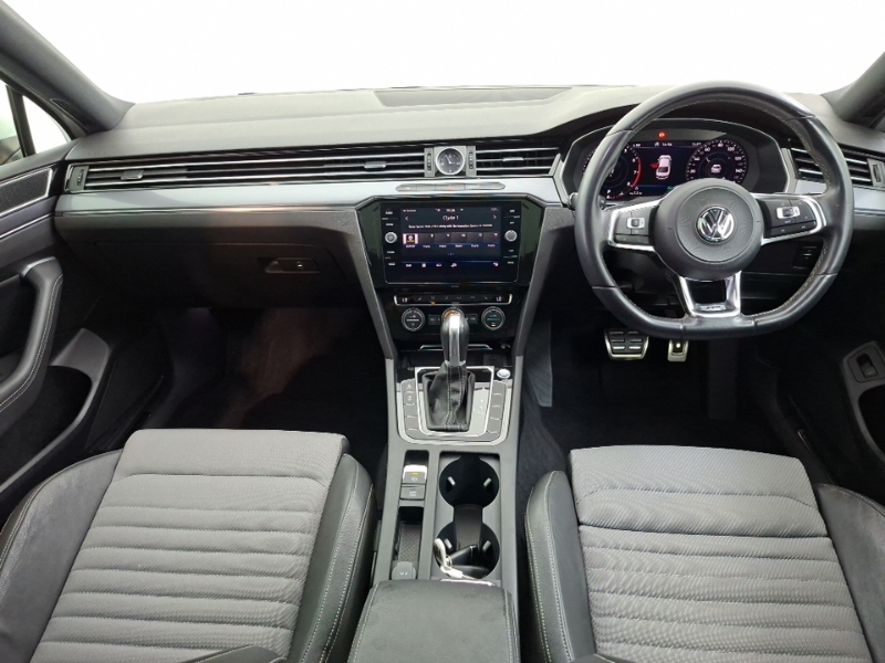 Volkswagen Passat 1.5 Tsi Evo 150 R-line Dsg Panoramic Roof White #3