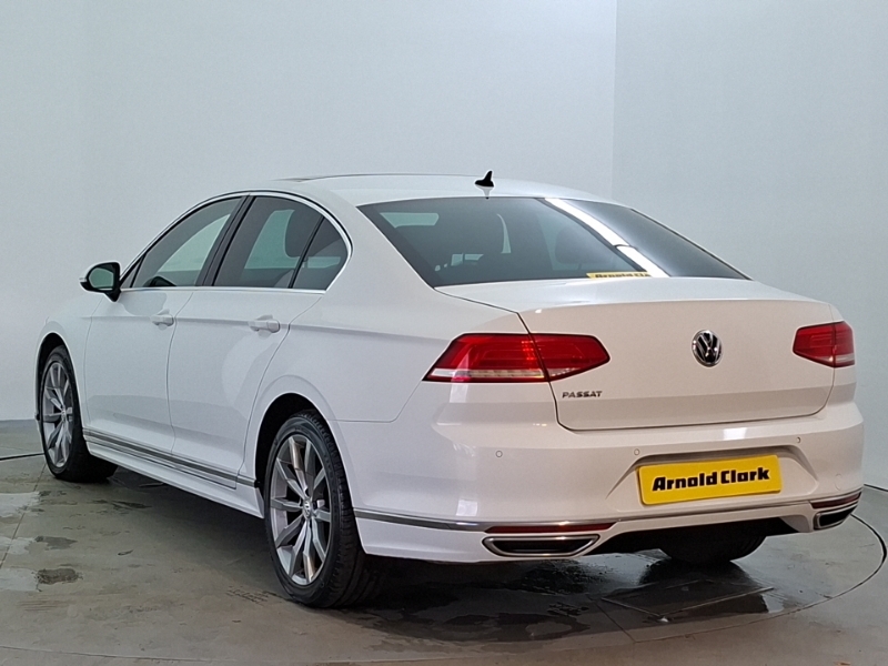 Volkswagen Passat 1.5 Tsi Evo 150 R-line Dsg Panoramic Roof White #2