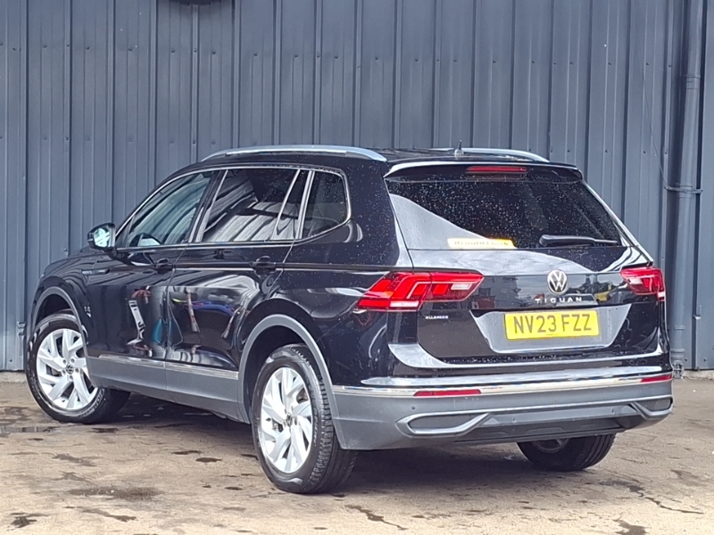 Volkswagen Tiguan Allspace 1.5 Tsi Life Dsg NV23FZZ Black #2