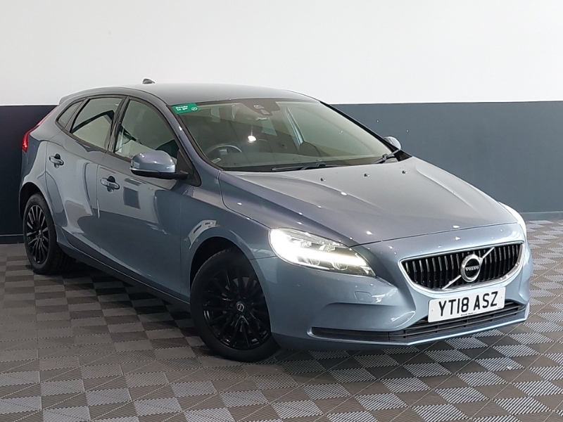 Volvo V40 T2 122 Momentum Nav Plus Blue