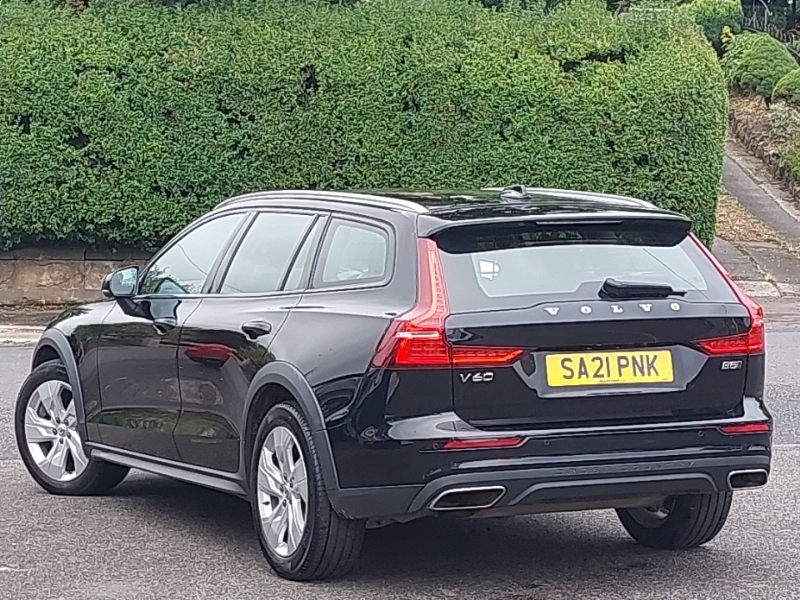 Volvo V60 Cross Country 2.0 B5p Cross Country Awd Black #2