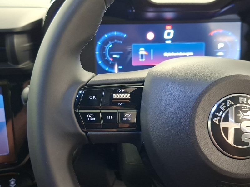 Alfa Romeo Junior 207Kw Elettrica Veloce 54Kwh Black #12