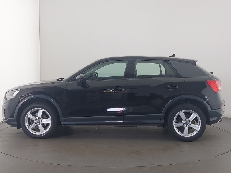 Audi Q2 30 Tfsi Sport Black #4