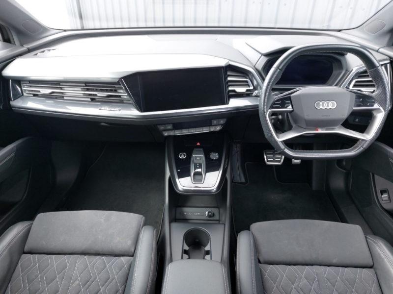 Audi Q4 E Tron 150Kw 40 82Kwh S Line Black #3