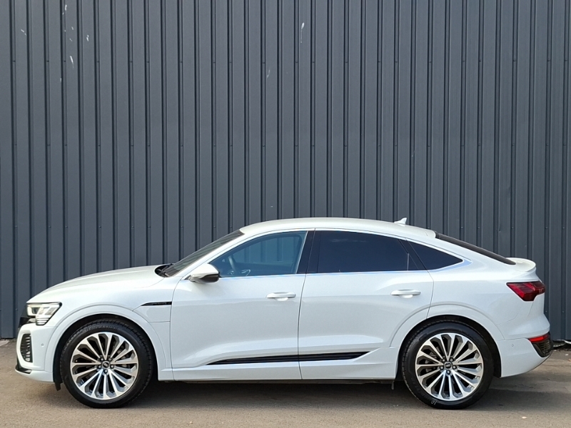 Audi Q8 e tron 300Kw 55 Quattro 114Kwh S Line White #4
