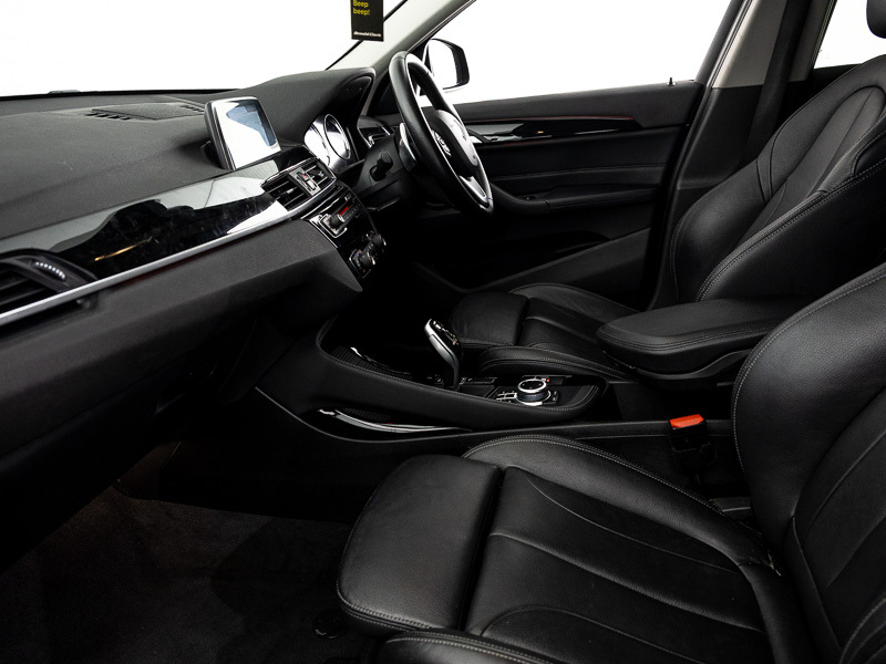 BMW X1 Sdrive 18D Xline Step Black #5