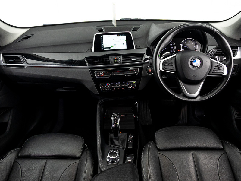 BMW X1 Sdrive 18D Xline Step Black #3