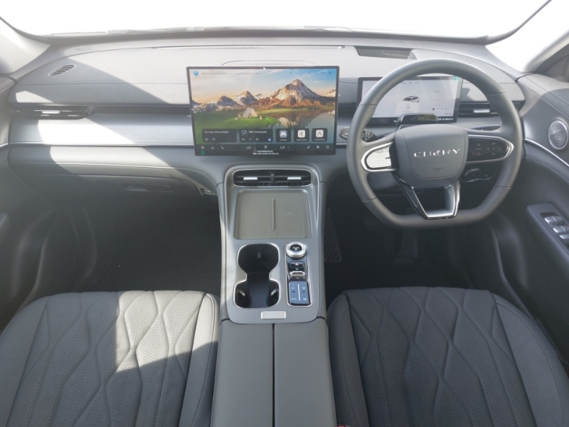 Chery Tiggo 8 1.5T Phev Summit Dht White #3