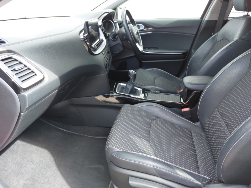 Kia Xceed 1.5T Gdi Isg 3 Red #5