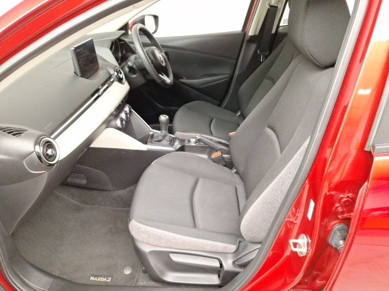 Mazda 2 1.5 Skyactiv G 75 Centre-line Red #5