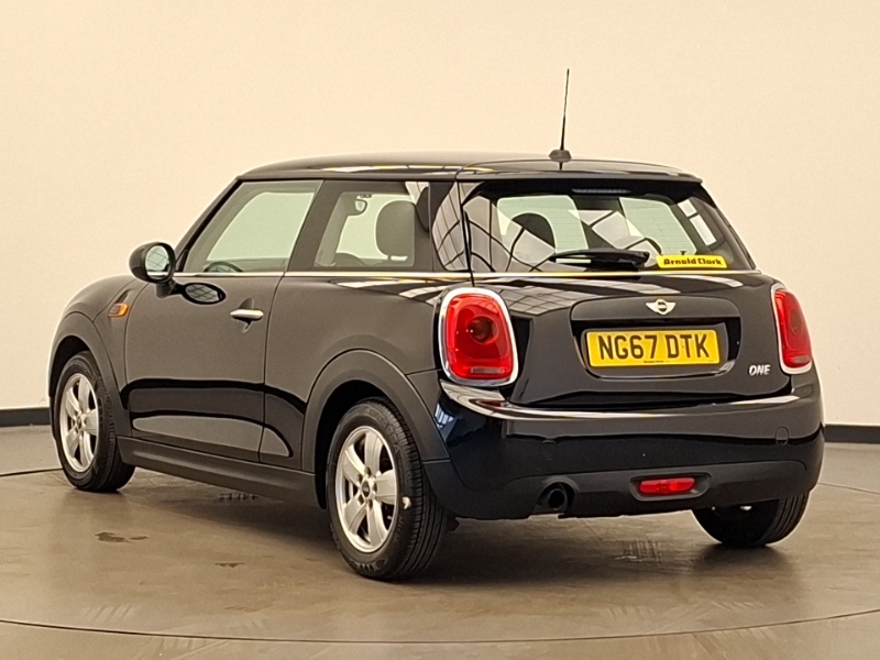 Mini Hatch 1.2 One NG67DTK Black #2