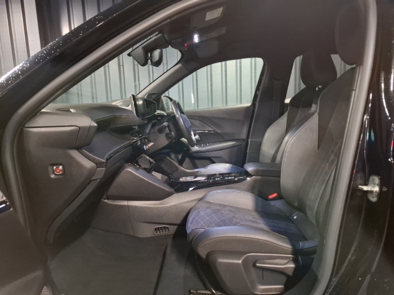 Peugeot e-2008 100Kw Gt Premium 50Kwh Black #5